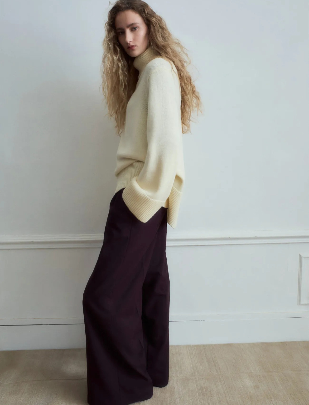 Mango Wide Leg Mid-Rise Pleated Trousers, 38, Purple, Bukser > Brede Ben, Dame