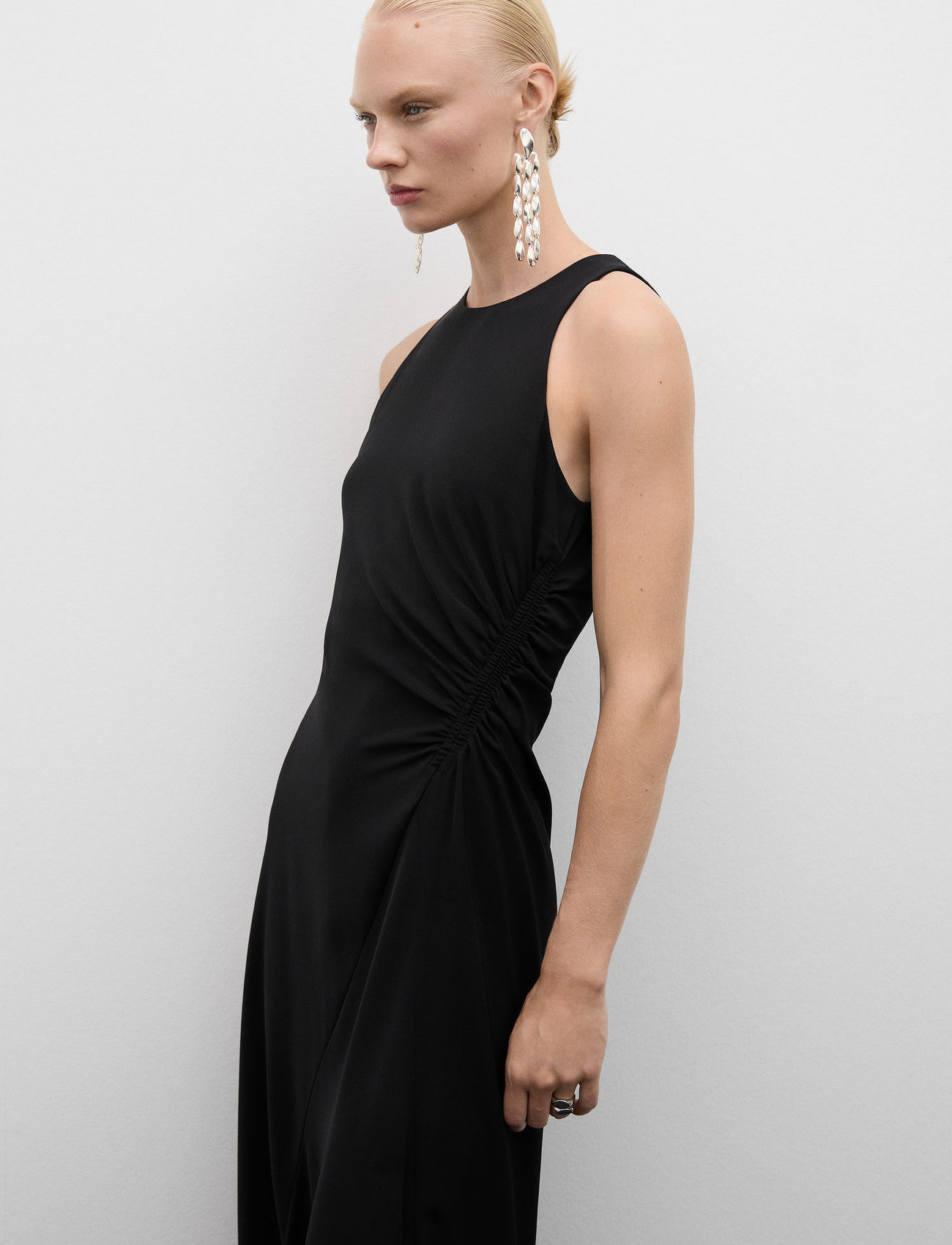 Mango Midi-Dress With Draped Detail, S, Black, Kjoler > Knælange Og Midi, Dame