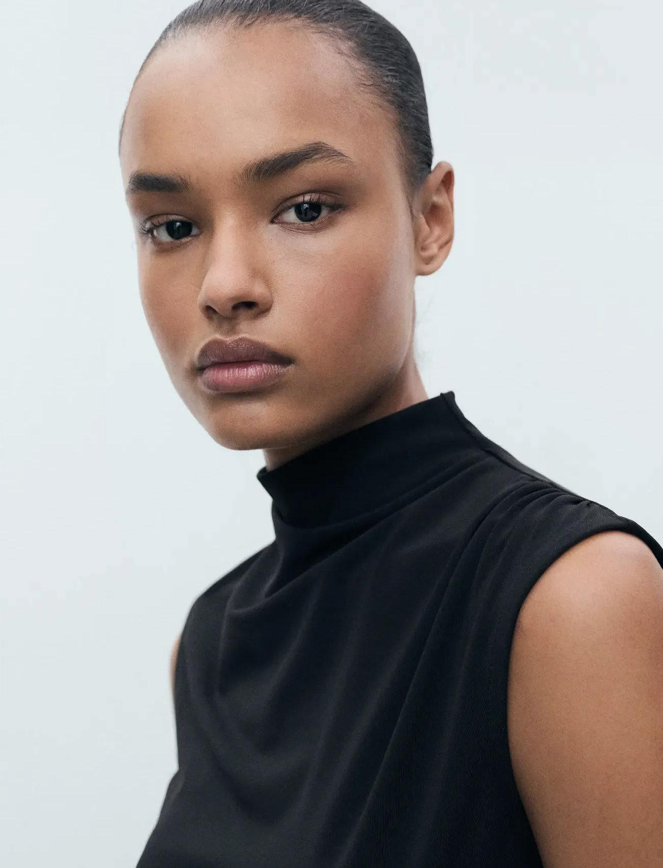 Mango Fine-Knit Draped Top, XS, Black, T-Shirts & Toppe > Uden Ærmer, Dame