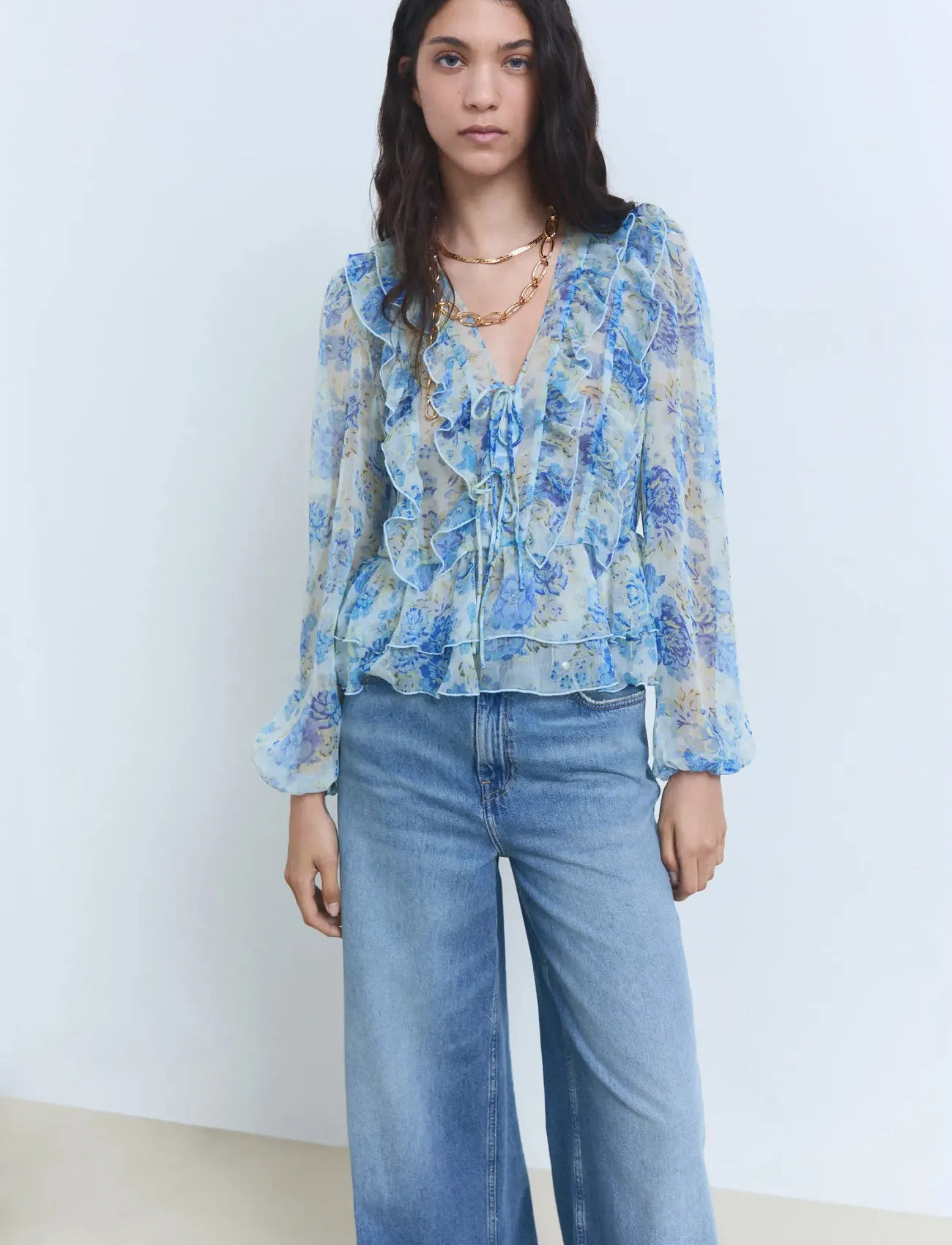 Mango Floral Ruffled Blouse, S, Blue, Bluser > Langærmede, Dame