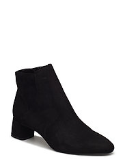 Heel suede ankle boot