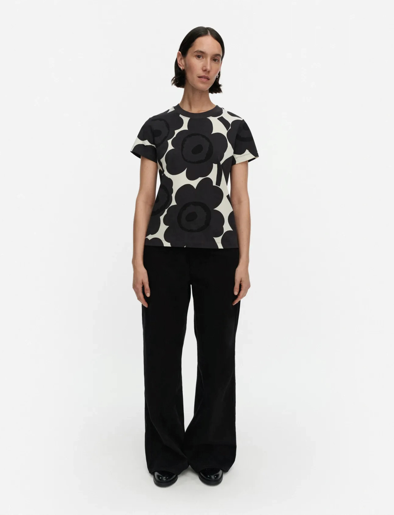 Marimekko Heleys Unikko, M, Black, T-Shirts & Toppe > Kortærmede, Dame