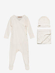 New Born Gift Box - suit, hat and blanket