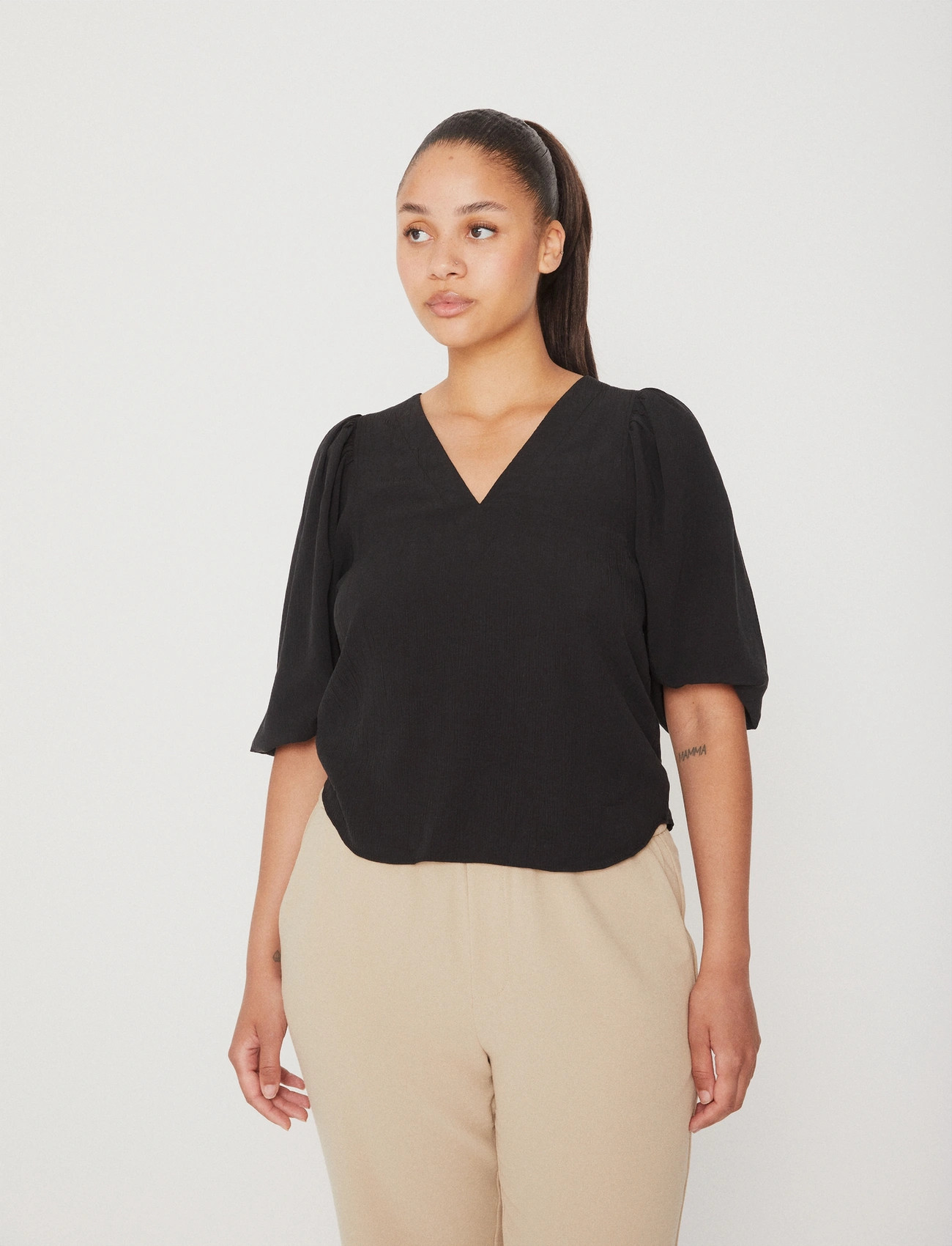 mbyM Antoni, M, Black, Bluser > Langærmede, Dame
