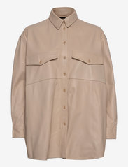 Agnes thin leather shirt - SAND SHELL