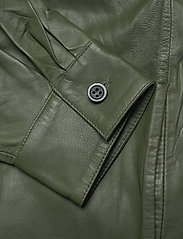 MDK / Munderingskompagniet - Agnes thin leather shirt - overshirts - cypress - 3