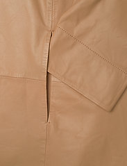 MDK / Munderingskompagniet - Nanna thin leather shirtdress - everyday dresses - tan - 5