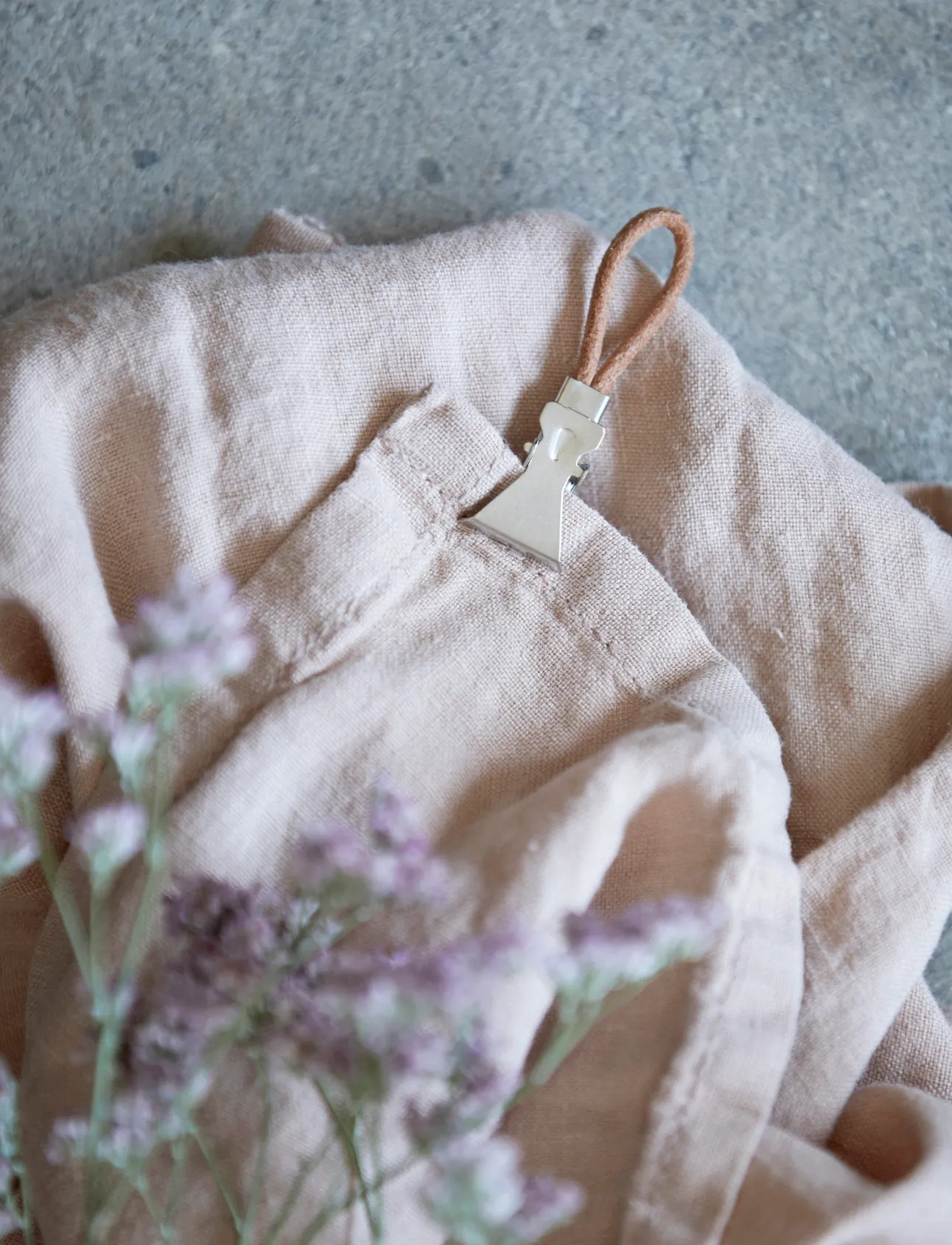 meraki Towel Clip, Leather, One Size, Silver, Håndklæder & Badehåndklæder > Badehåndklæder, Unisex