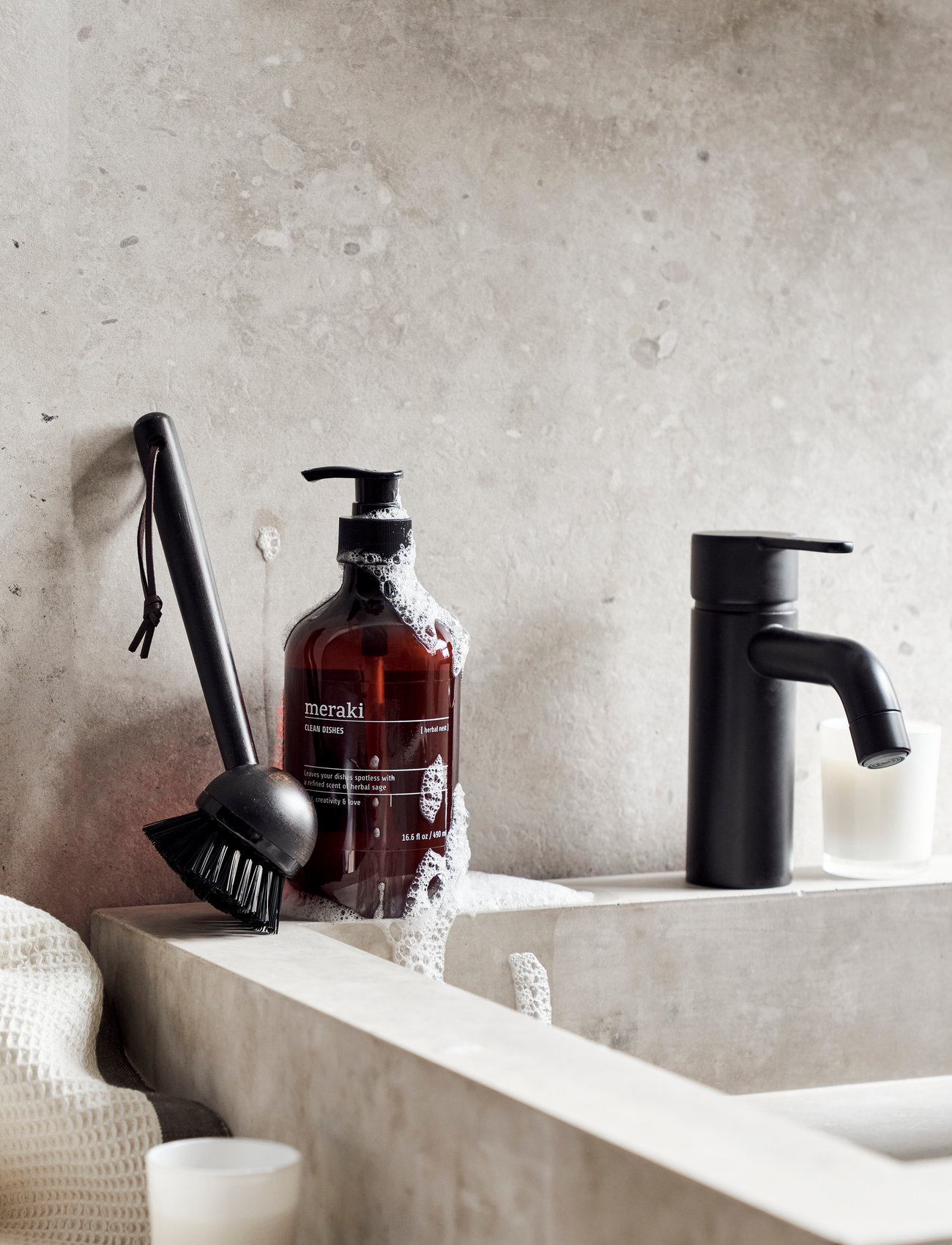 meraki Gift Box, Herbal Nest Dish Wash + Dish Brush Black, 490 ml, One Size, Nude, Opvask > Opvaskesæbe, Unisex