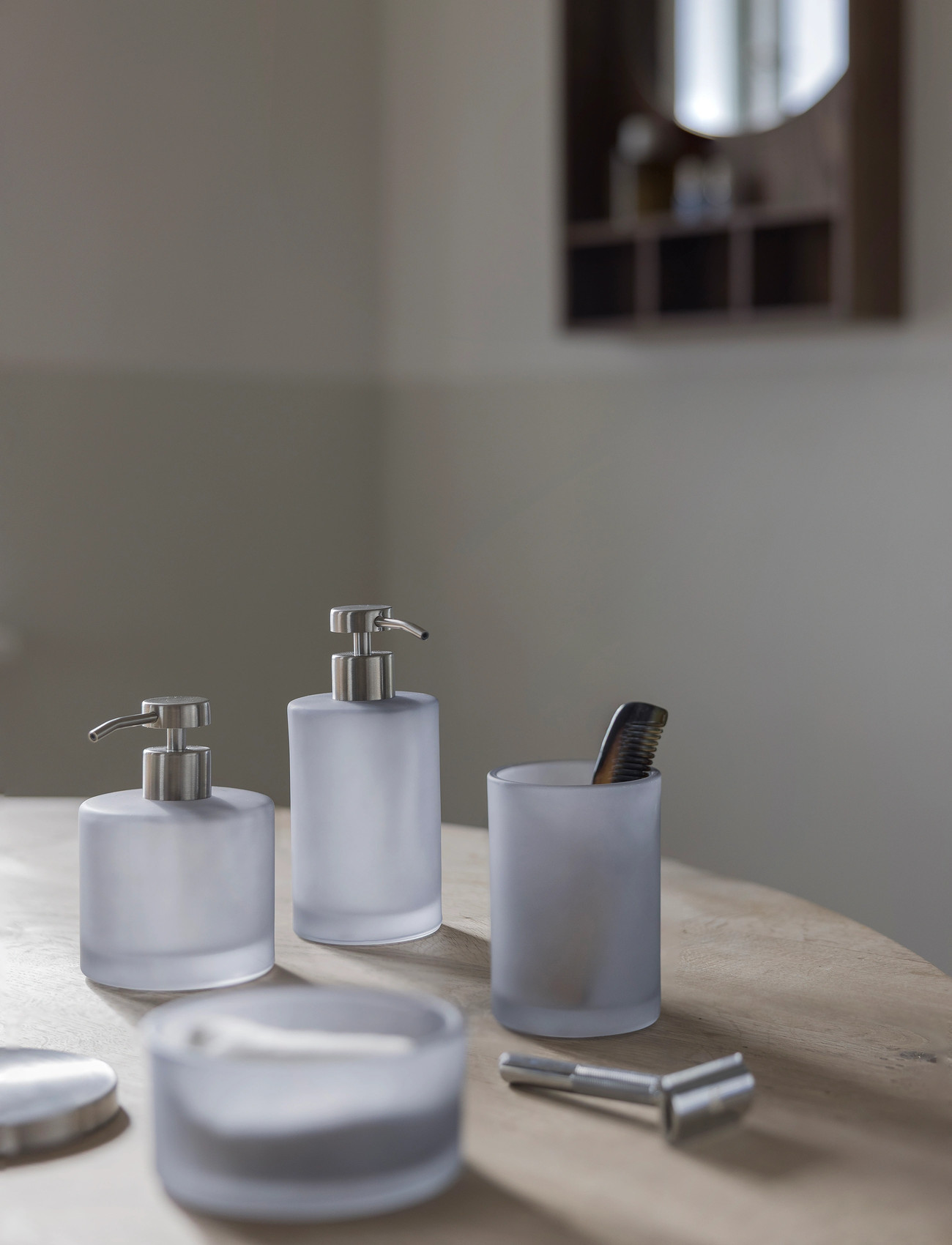 Mette Ditmer Modest Dispenser, Tall, One Size, Grey, Badeværelsesinteriør > Sæbepumper Og Sæbekopper, Unisex