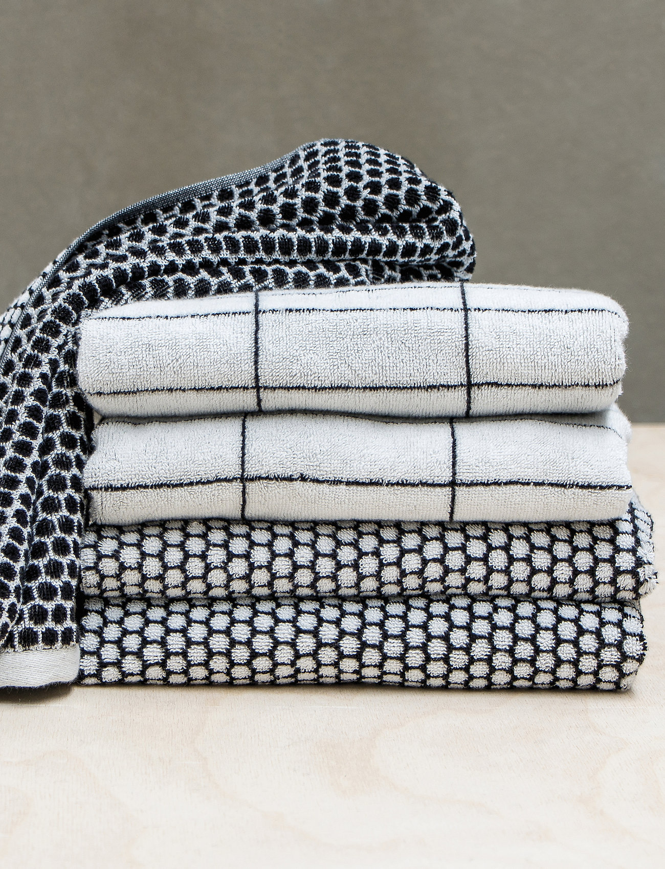 Mette Ditmer Tile Stone Bath Towel, 70X140 cm, White, Håndklæder & Badehåndklæder > Badehåndklæder, Unisex