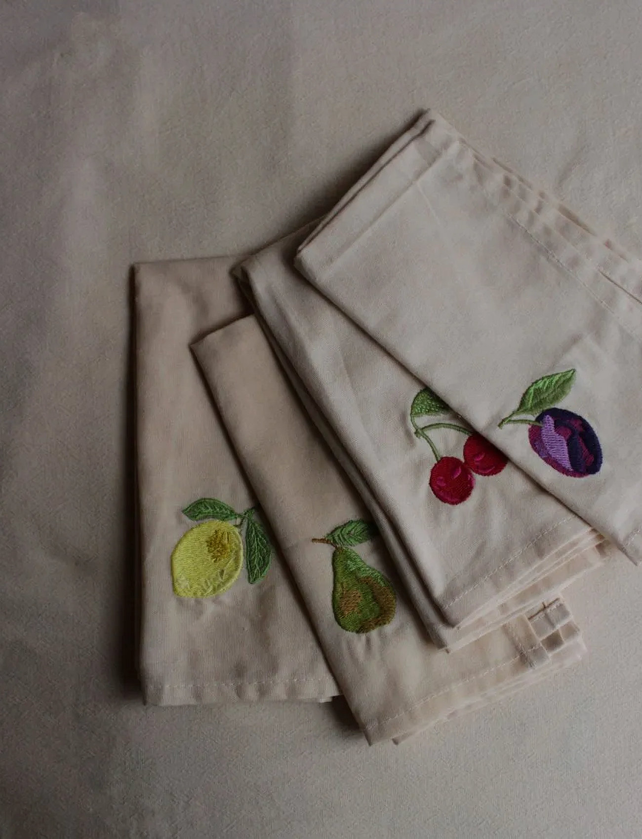 Midnatt Napkins 4-Pack Tutti Frutti, 40X40 cm, Cream, Servietter > Stofservietter, Unisex