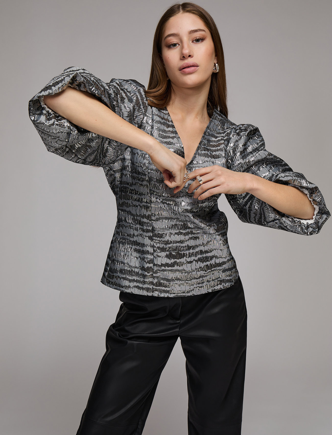 Minus Msmelbi V-Neck Blouse, 36, Silver, Bluser > Kortærmede, Dame