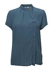 Beth blouse