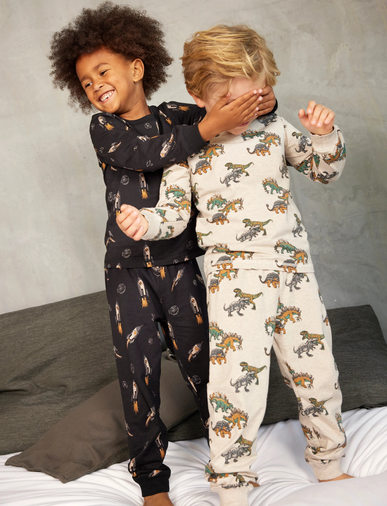 Minymo Pyjamas Ls Set Aop, 98, Black, Pyjamas > Pyjamas-Sæt, Børn