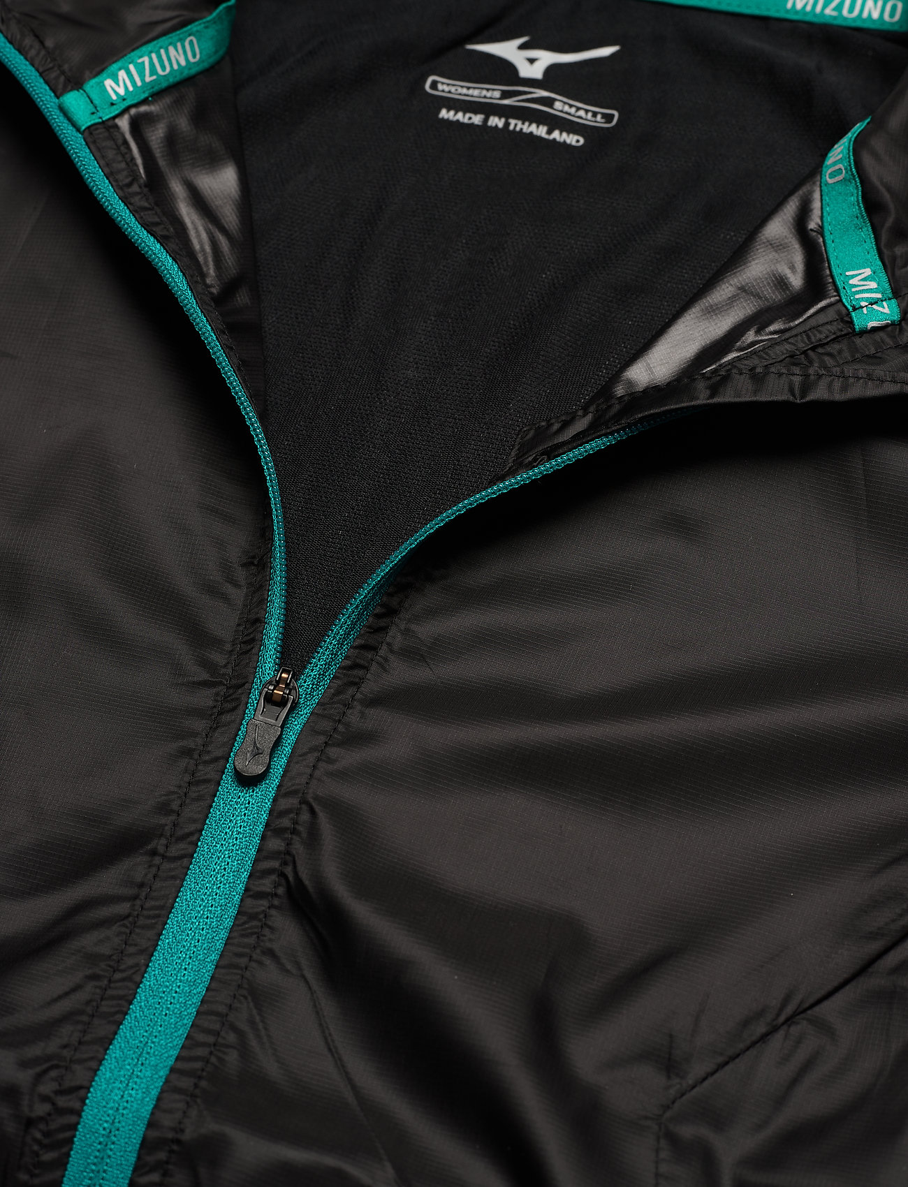 mizuno aero jacket