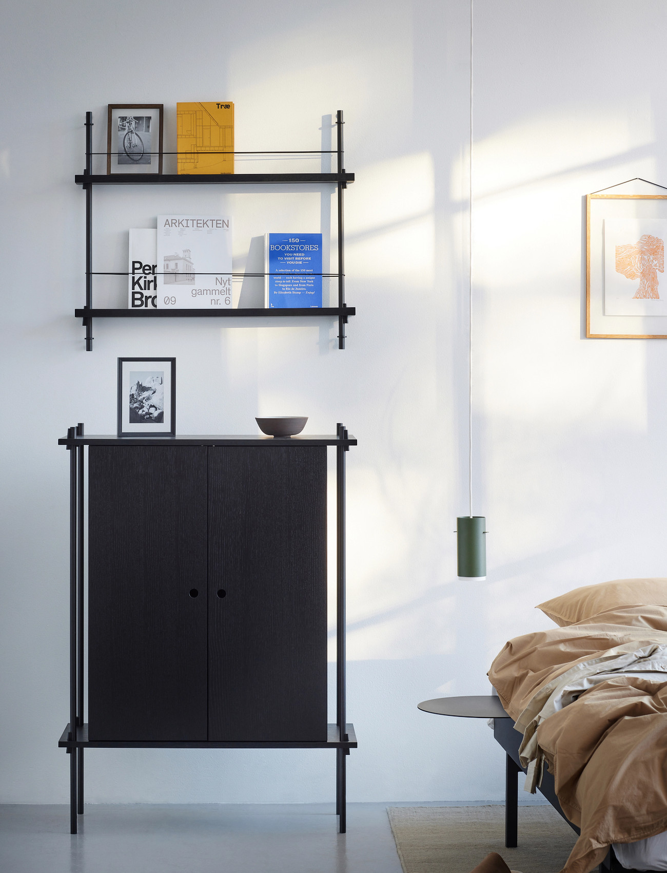 MOEBE Box Set, Magazine Shelving Ms.65.1, Oak Shelves, Stainless Steel Legs (Fsc Mix Credit), H:65 cm, Black, Møbler > Hylder, Unisex