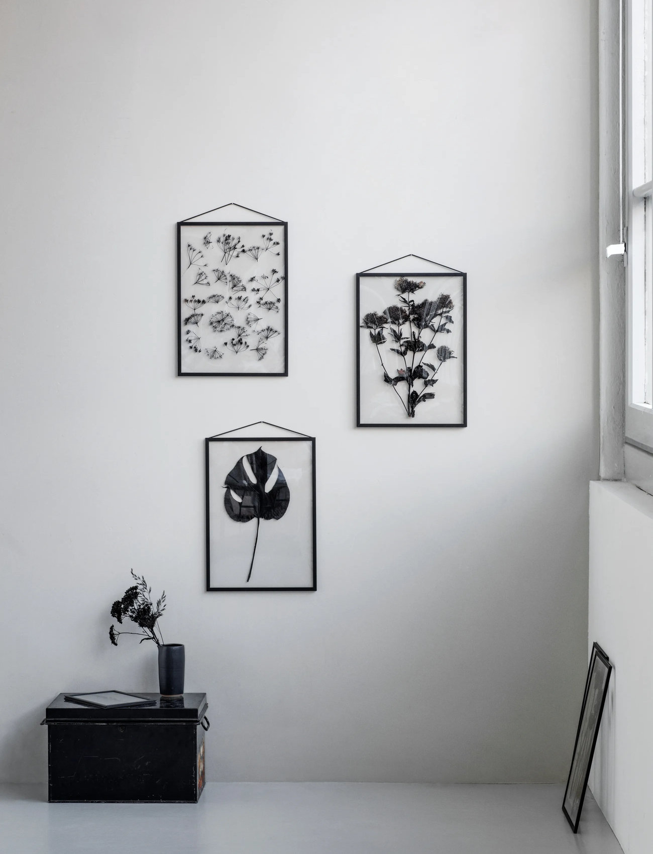 MOEBE Frame, Black, 40X50 cm, Black, Dekoration > Rammer, Unisex