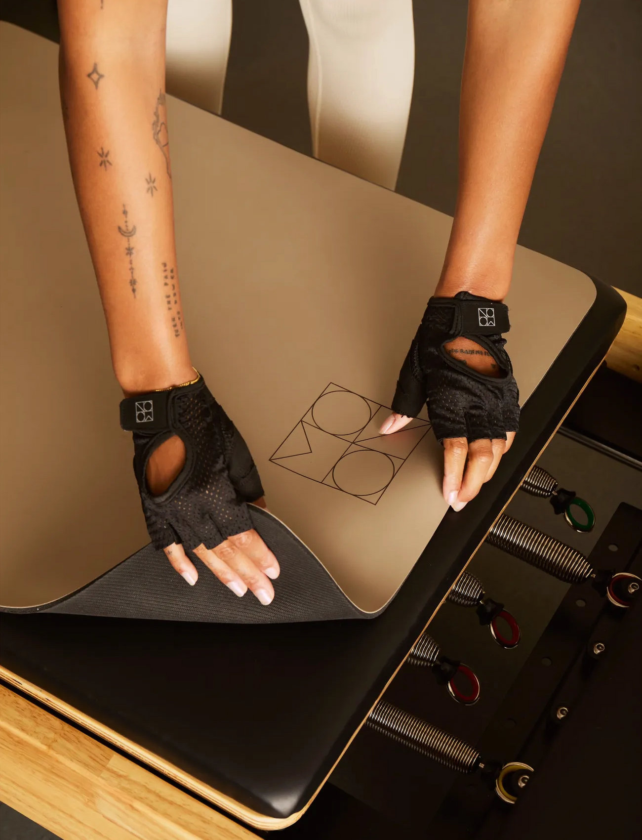 Moonchild Yoga Wear Moonchild Grip Gloves, S, Black, Sport Gloves > Sport Finger Gloves, Dame