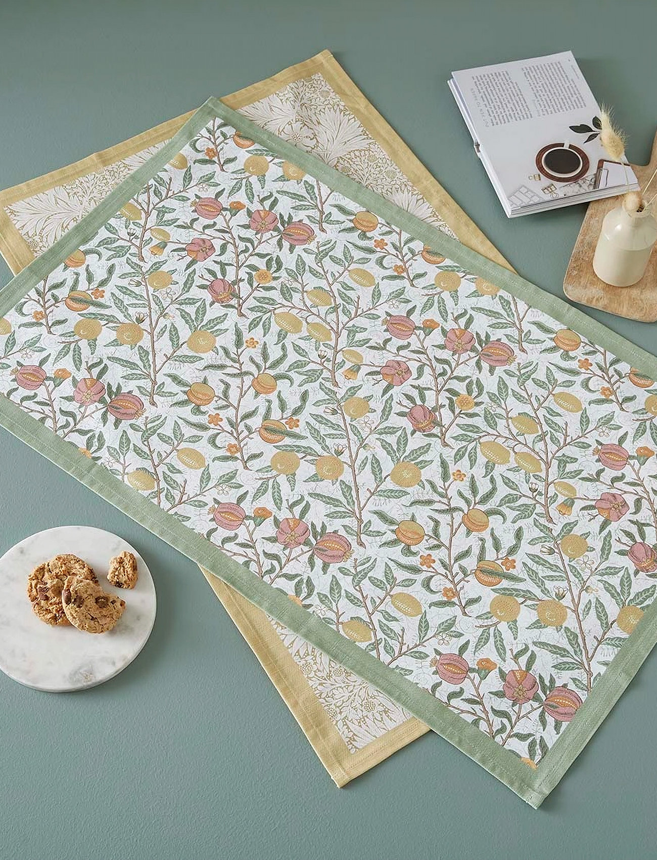 Morris & Co Morris & Co Tea Towels, Fruits & Marigold - Set Of 2, 45X74 cm, Green, Køkkentekstiler > Køkkenhåndklæder, Unisex