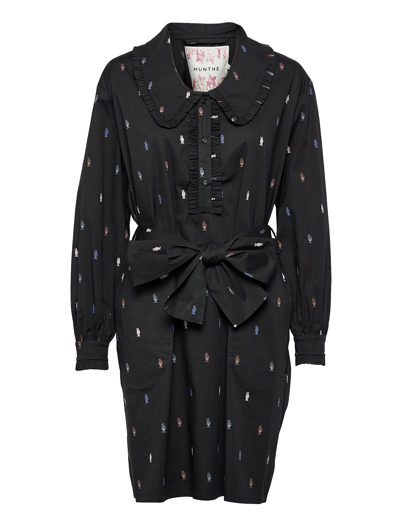 Nearest Black Munthe