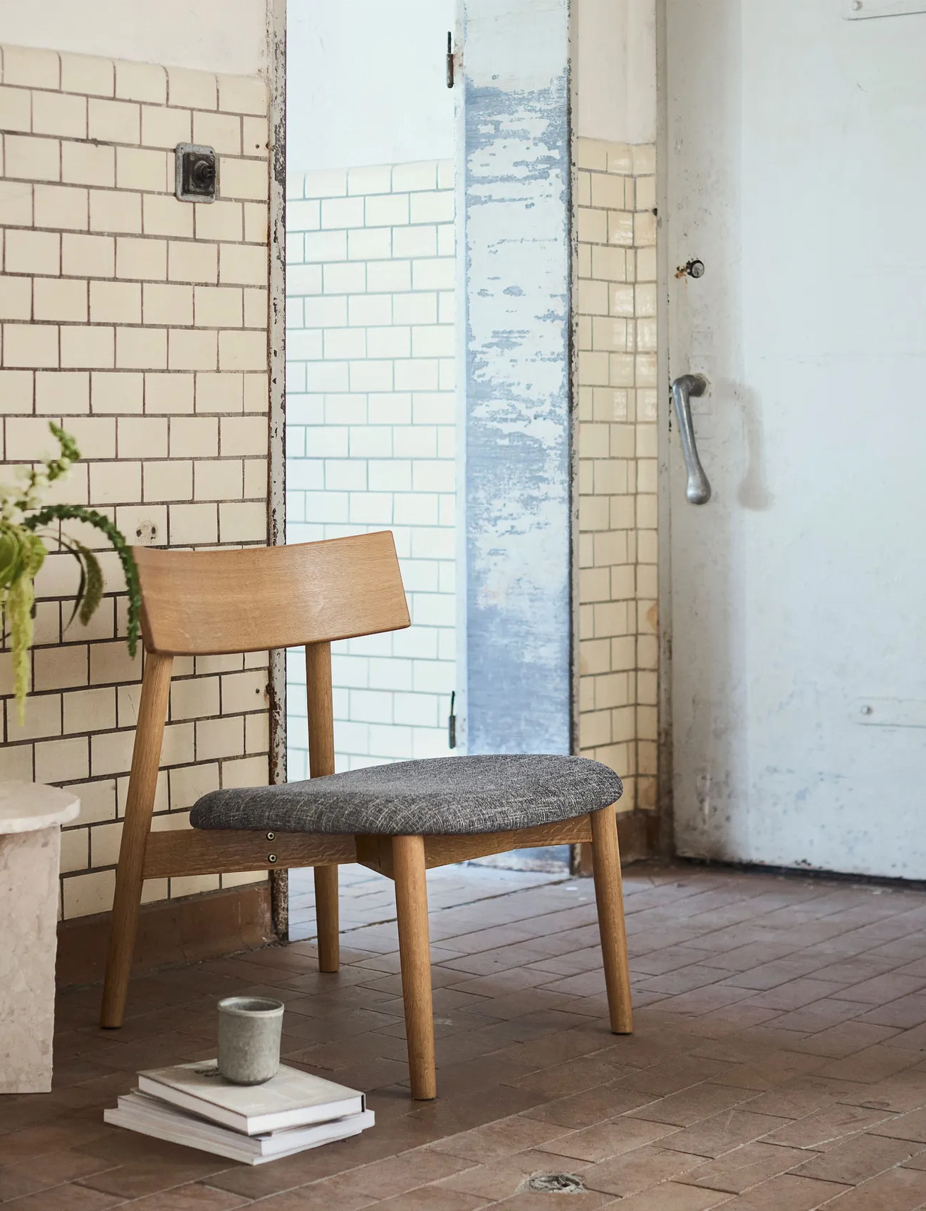 Muubs Lounge Chair Tetra - Nature Oil/Concrete, One Size, Stole & Skamler > Lænestole, Unisex