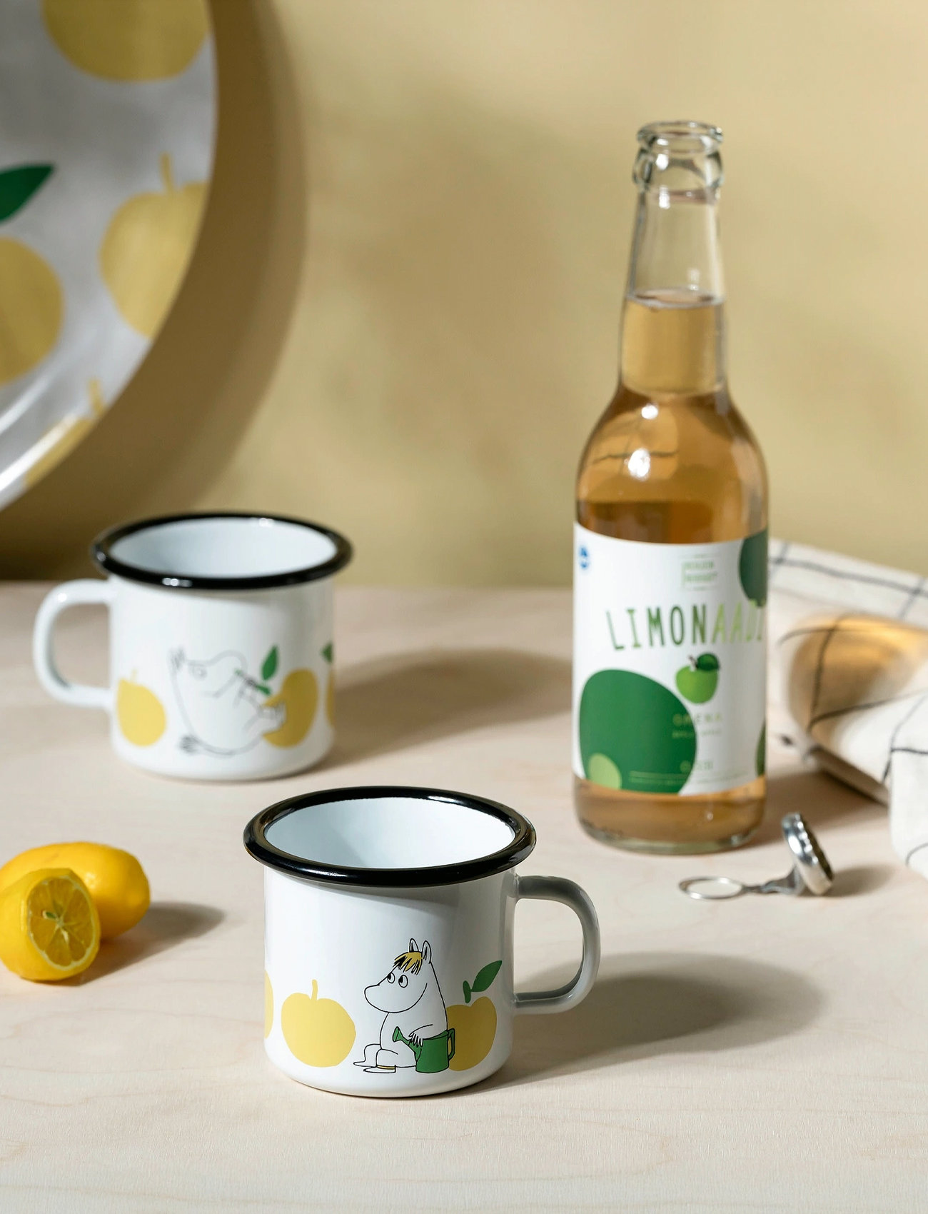 Muurla Moomin Enamel Mug Joyfull Apples 2,5Dl, 250 ml, White, Kopper & Krus > Tekopper, Unisex