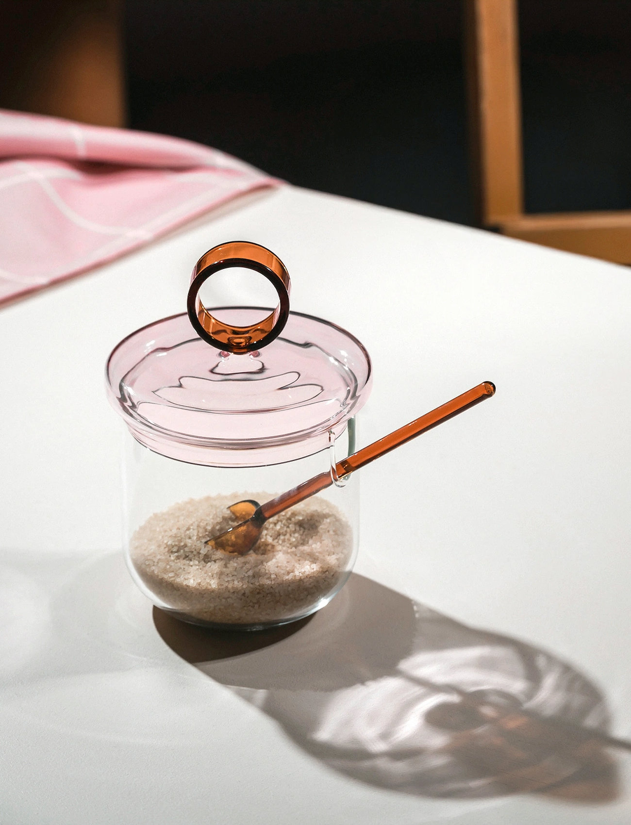 Muurla Loop Sugar Jar W Lid And Spoon 14cm, Clear/Pink/Amber, 0.3 L, Pink, Køkkenopbevaring > Køkkenkrukker, Unisex