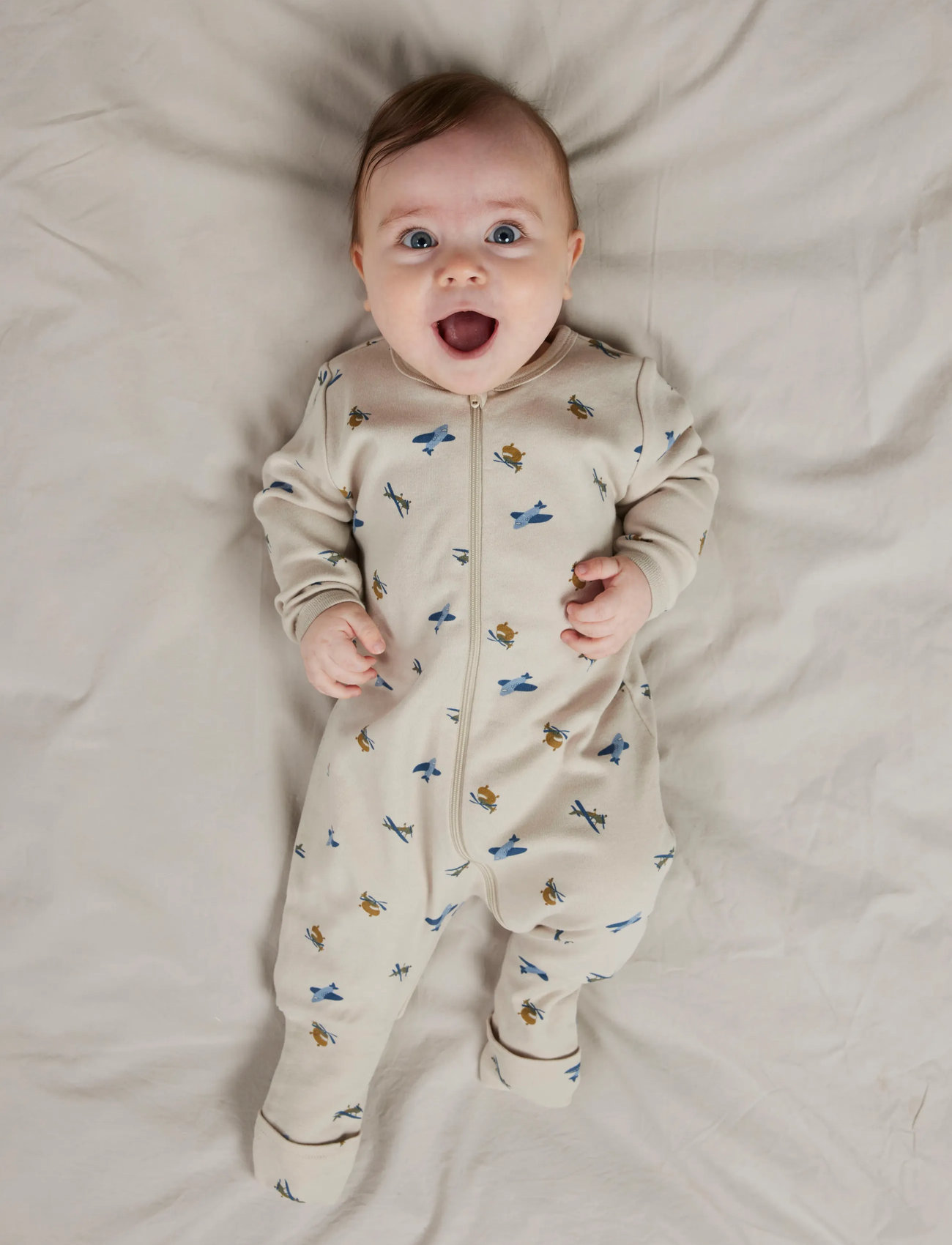 name it Nbmnightsuit Zip Ff Airplane Noos, 92, Beige, Pyjamas > Pyjamas Onesie, Børn
