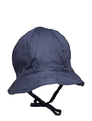 hat with ear flaps name