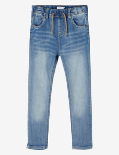 NKMROBIN DNMTHAYER SWE JOGGER - jeans - light blue denim