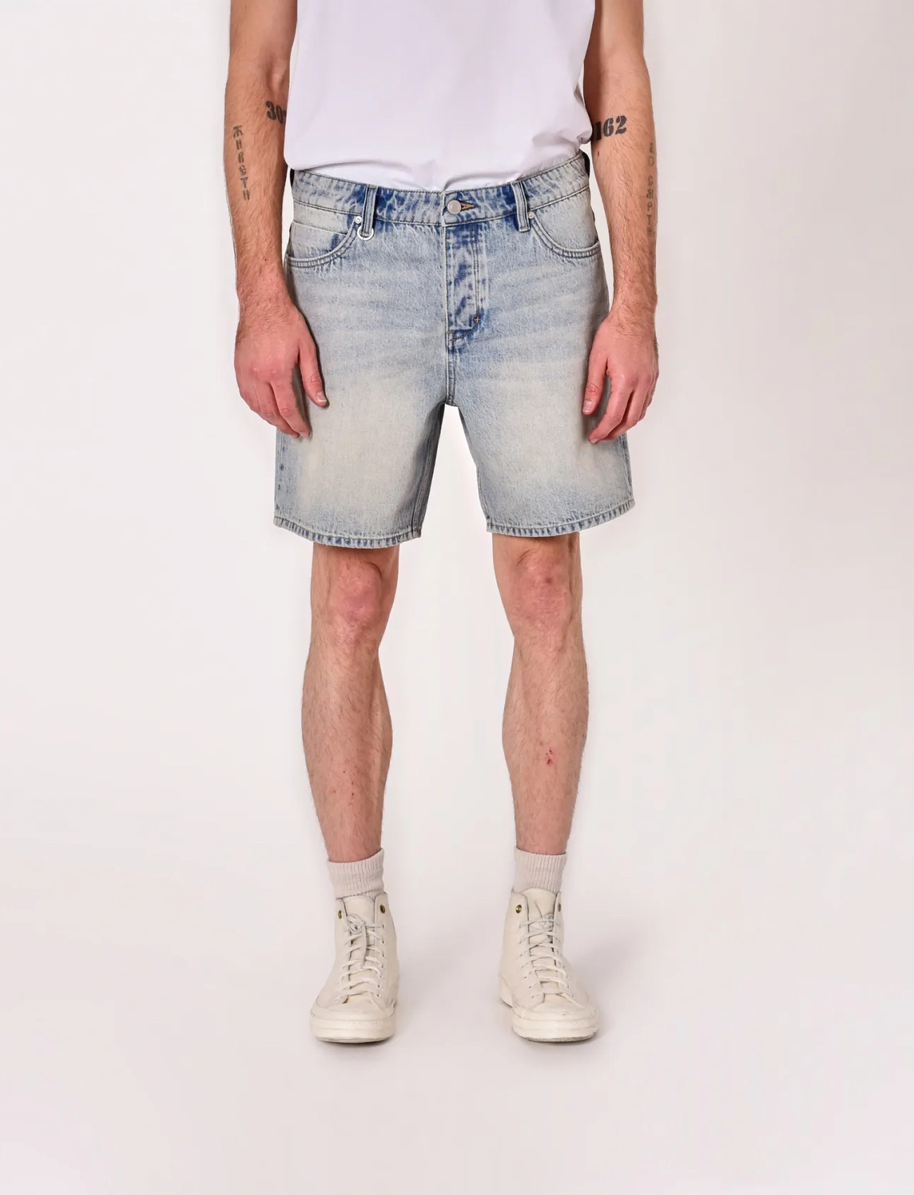 NEUW Lou Short Dust Light Indigo, 29, Blue, Shorts > Denim, Herre