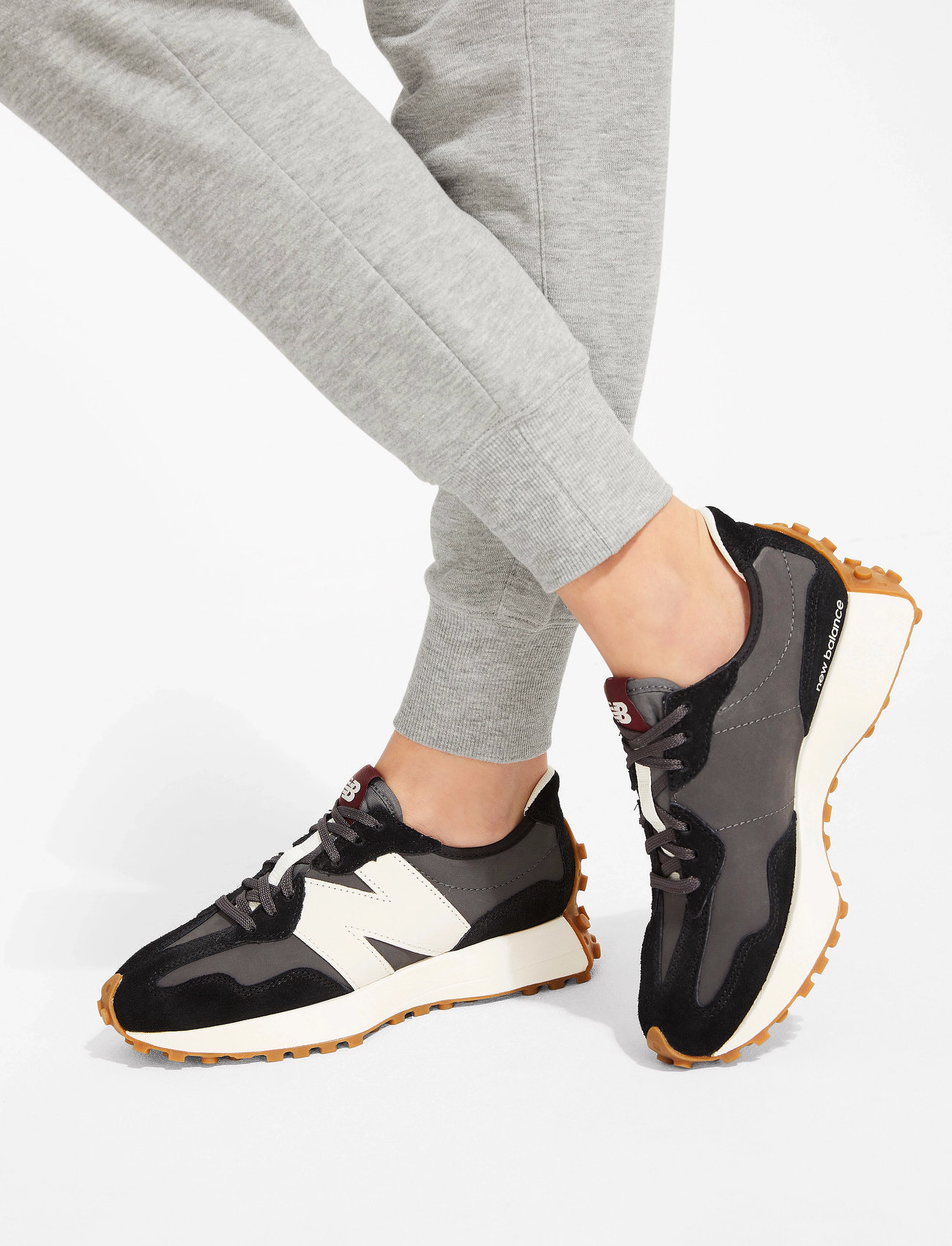 New Balance New Balance 327, 35, Black, Sport Sneakers > Sport Low Top Sneakers, Dame
