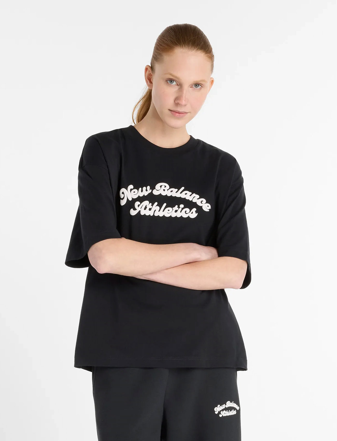 New Balance Linear Heritage Oversized T-Shirt, S, Black, Sports Overdele & T-shirts > Sport T-shirts, Dame