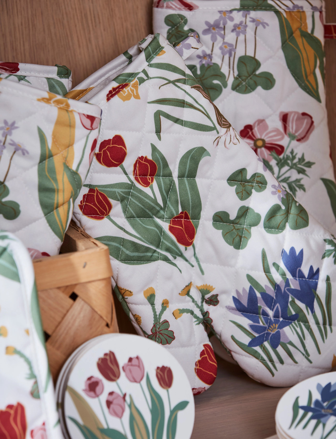Noble House Oven Glove Spring Flower, 15X30 cm, Multi/patterned, Køkkentekstiler > Ovnvanter Og Handsker, Unisex