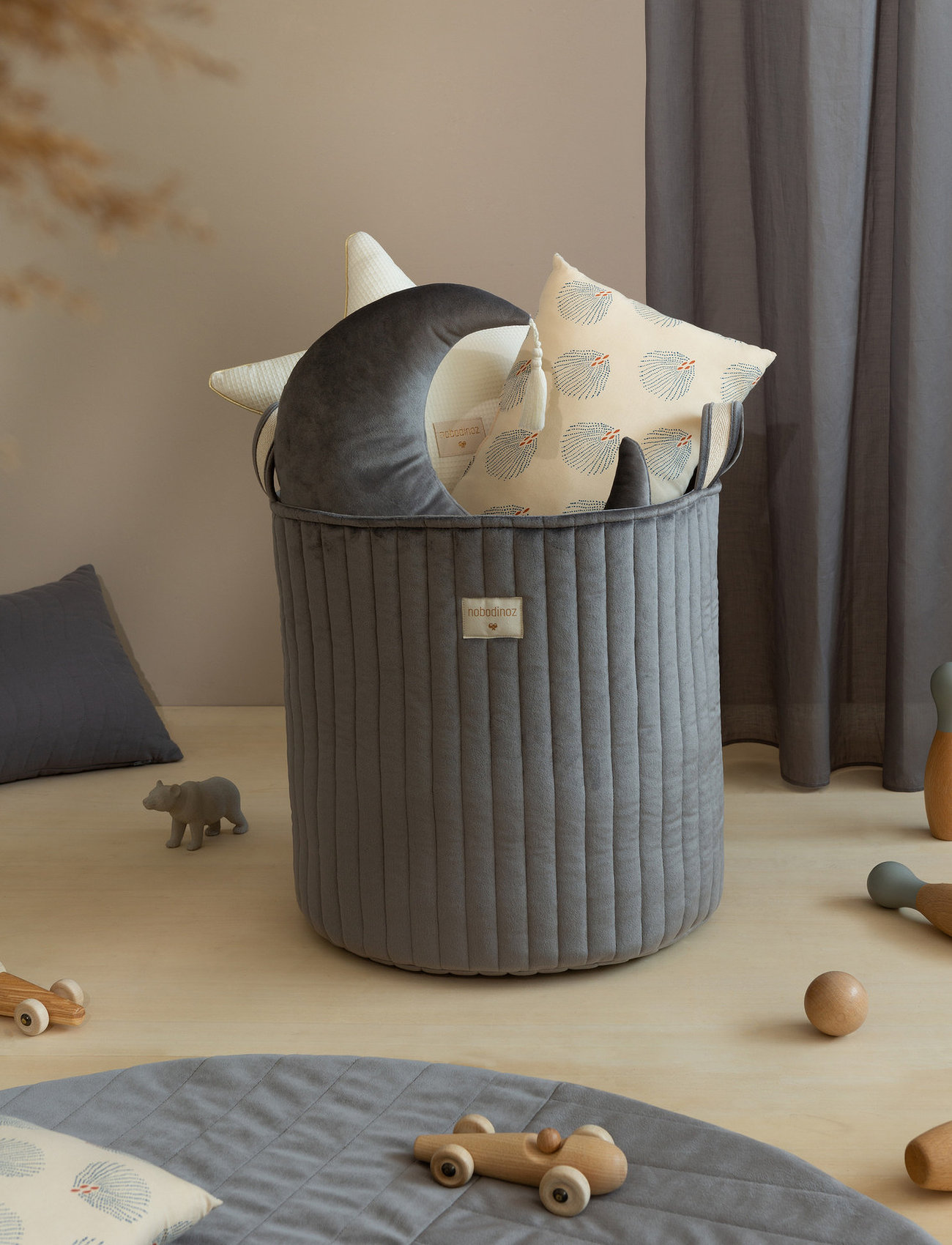 NOBODINOZ Savanna Velvet Toy Bag 40X35X35, 40X35X35 cm, Grey, Opbevaring > Opbevaringskurve, Børn