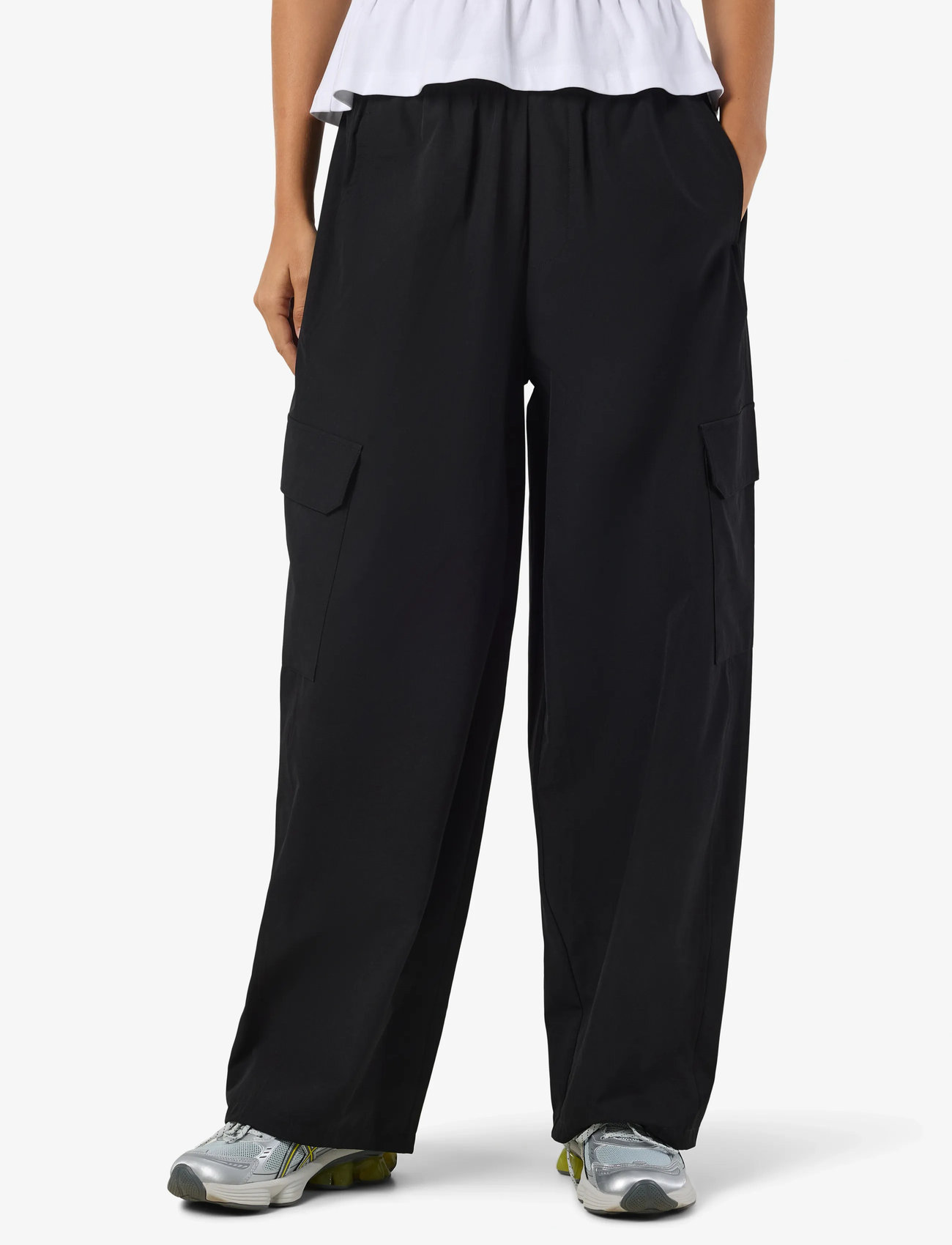 NOISY MAY Nmkirby Mw Barrel Pants, M, Black, Trousers > Barrel Trousers, Dame