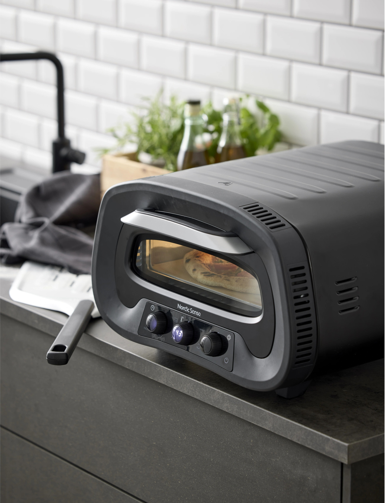 Nordic Sense Pizzaovn Elektrisk 1700 Watt, 1700 W x 46.1, Black, Køkkenredskaber > Pizzaskærere Og Tilbehør, Unisex