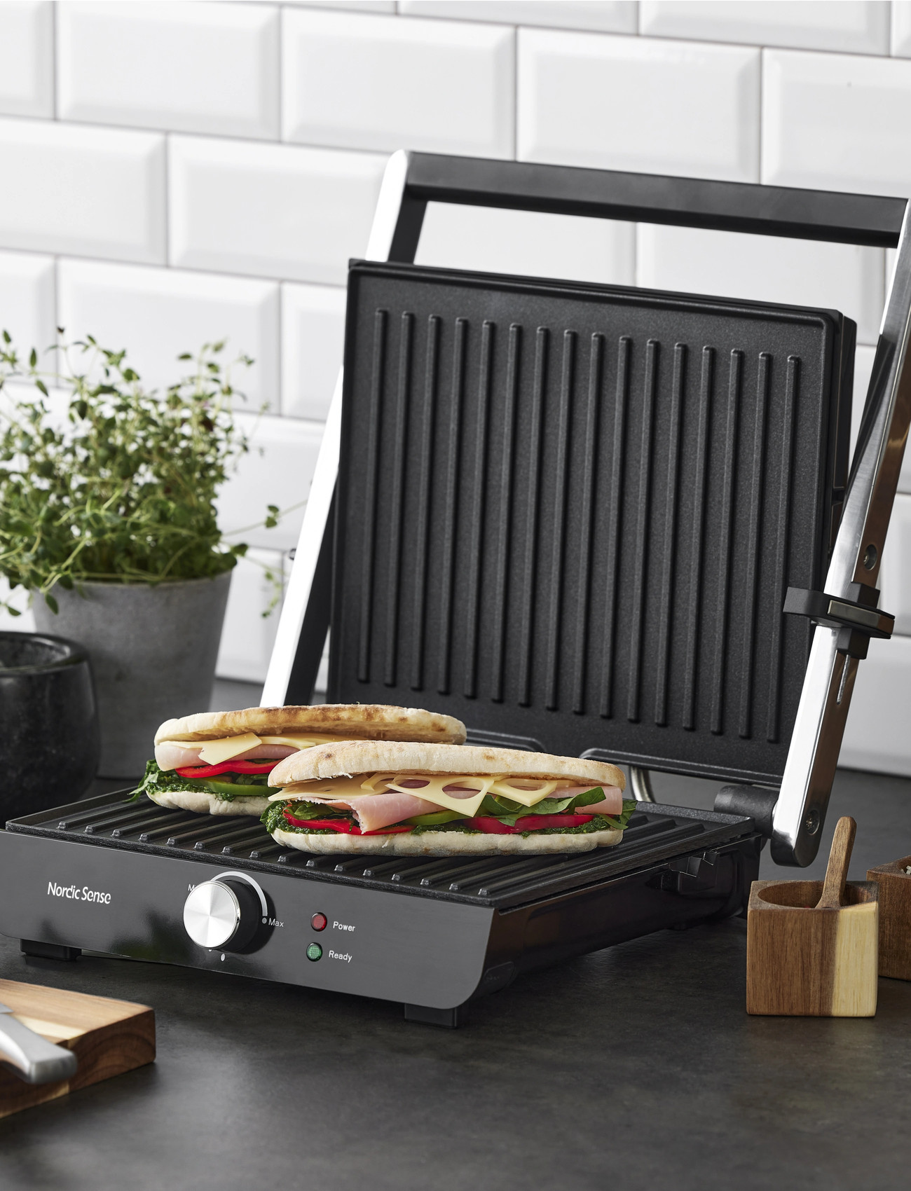 Nordic Sense Paninigrill 2000 Watt, 2000 W x 34.6, Black, Køkkenmaskiner > Sandwichmaskiner, Unisex