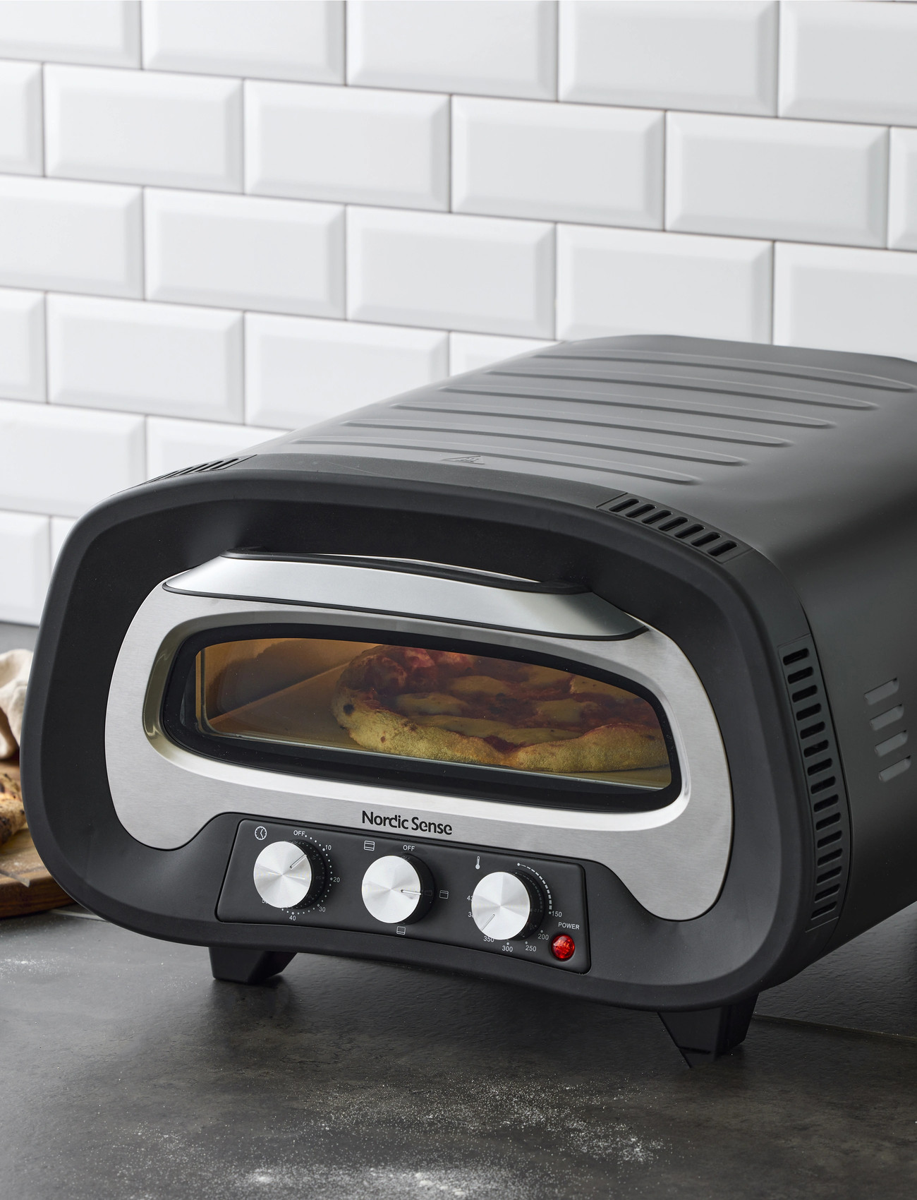 Nordic Sense Pizzaovn Elektrisk 2200 Watt, 46.1X48.6X28.9 cm x 46.1, Black, Køkkenredskaber > Pizzaskærere Og Tilbehør, Unisex