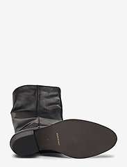 Anca (Black Leather) (4600 kr) NOTABENE | Anca (Black Leather) (4600 kr) NOTABENE |