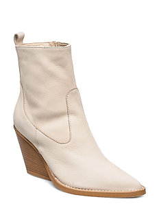 frye cameron chevron bootie