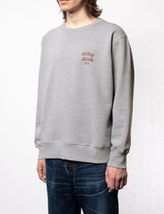 Nudie Jeans - Frasse Logo Sweatshirt Black - truien - greymelange - 3