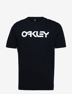 oakley clothes