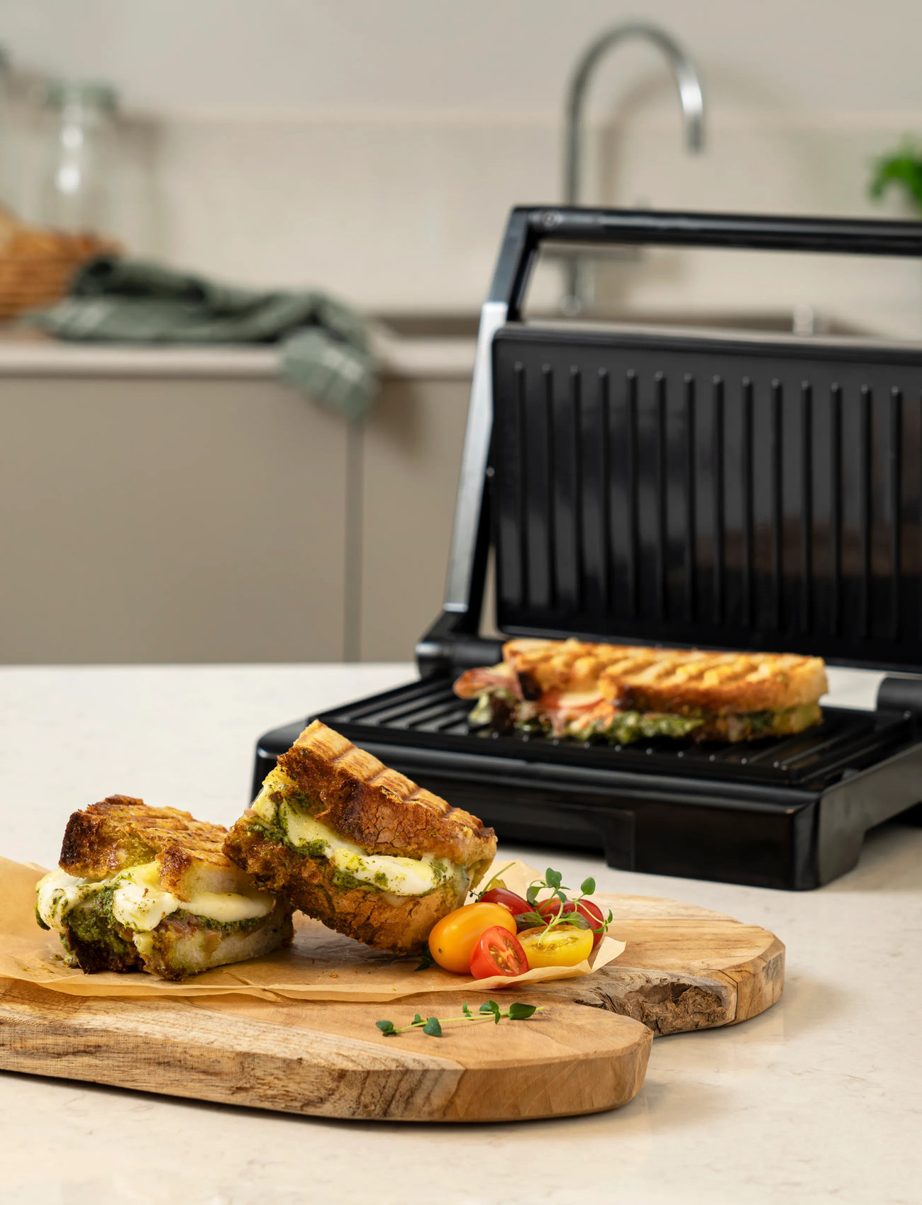 OBH Nordica Bronze Sandwich Maker, 1000 W, Black, Køkkenmaskiner > Sandwichmaskiner, Unisex