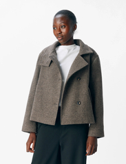 Object OBJRIKI RE SHORT JACKET NOOS, Morel/detail: melange, 42