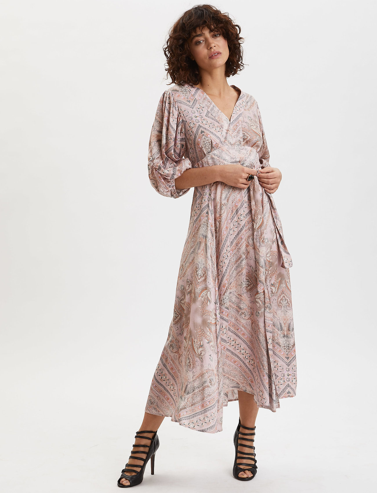 Radiant Dress (Dried Lavendel) (1497.50 kr) ODD MOLLY Radiant Dress (Dried Lavendel) (1497.50 kr) ODD MOLLY
