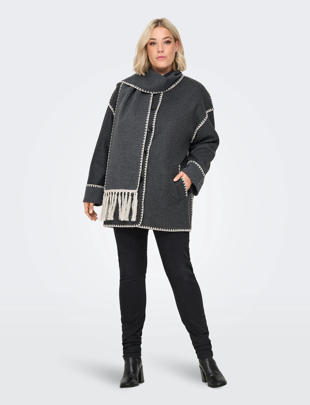 ONLY Carmakoma Carelba Scallop Edge Scarf Coat Otw
