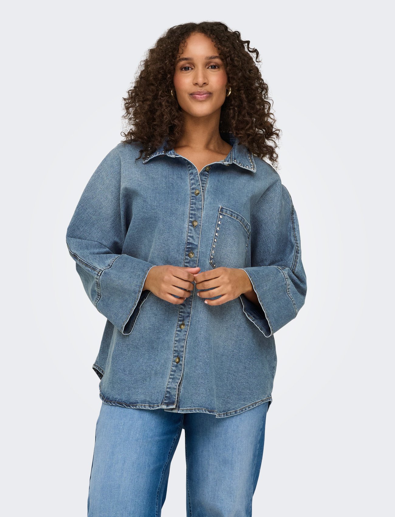ONLY Carmakoma Cargrace 3/4 Stud Dnm Shirt Gua, 42, Blue, Skjorter > Denim-Skjorter, Dame