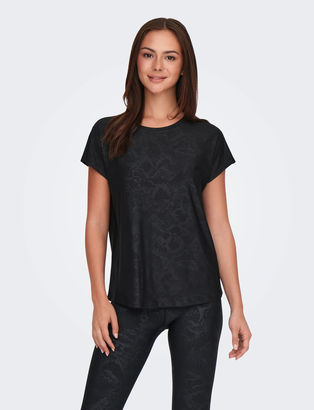 Only Play Onpaub-Snake Life On Ss Bat Loose Tee, XS, Black, Sports Overdele & T-shirts > Sport T-shirts, Dame
